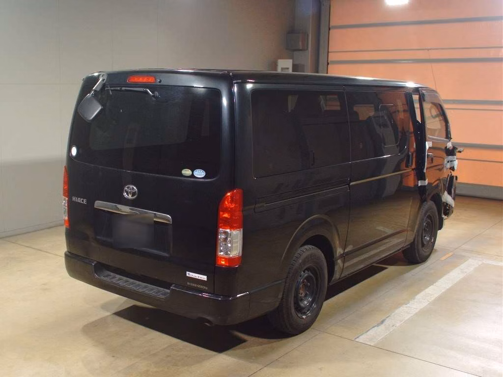 TOYOTA REGIUS ACE