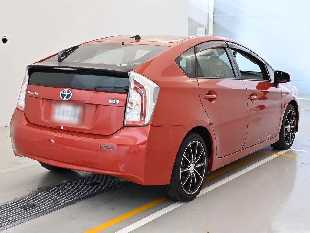 TOYOTA PRIUS
