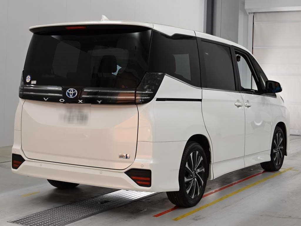 TOYOTA VOXY