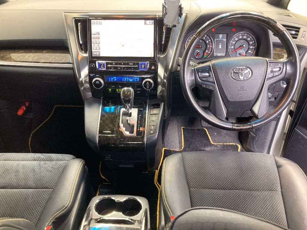 TOYOTA VELLFIRE