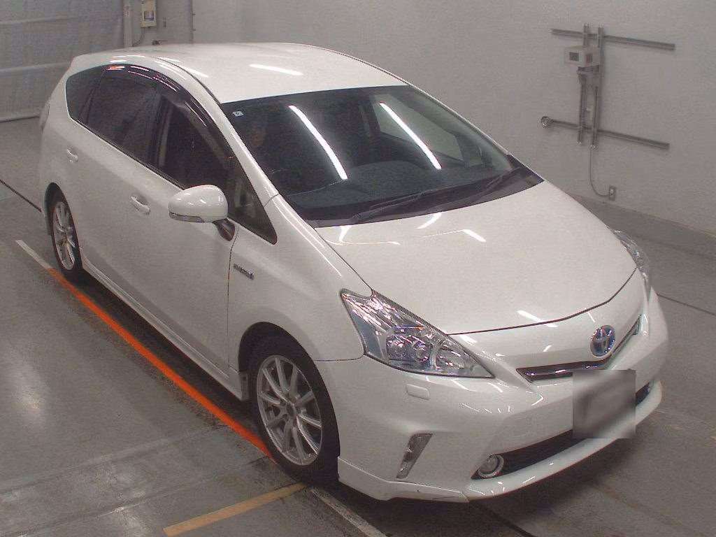 TOYOTA PRIUS ALPHA