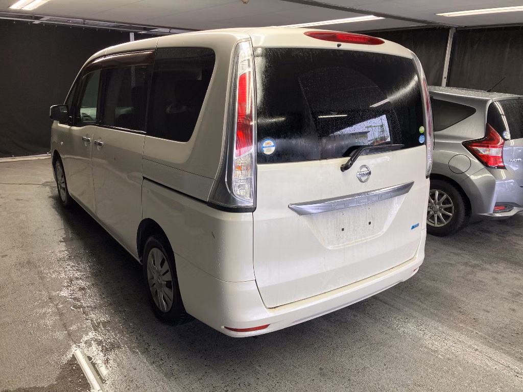 NISSAN SERENA