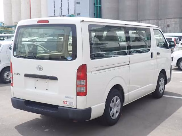 TOYOTA REGIUS ACE