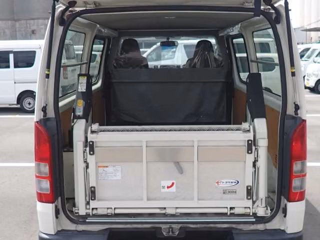 TOYOTA REGIUS ACE