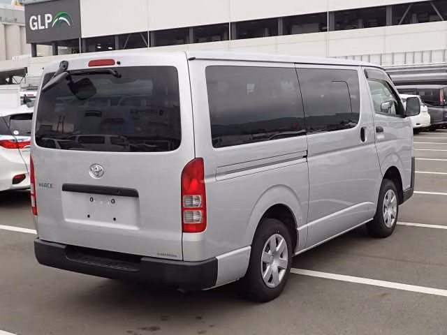 TOYOTA REGIUS ACE