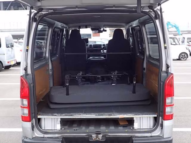 TOYOTA REGIUS ACE