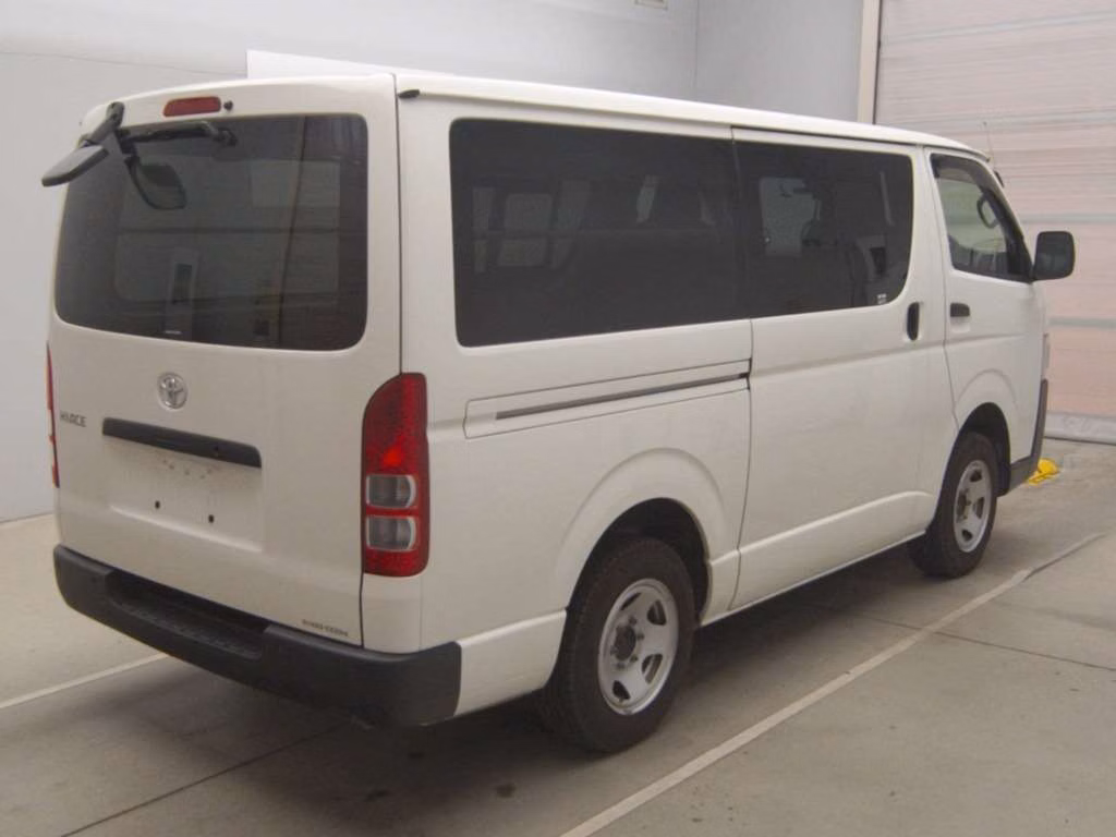TOYOTA REGIUS ACE