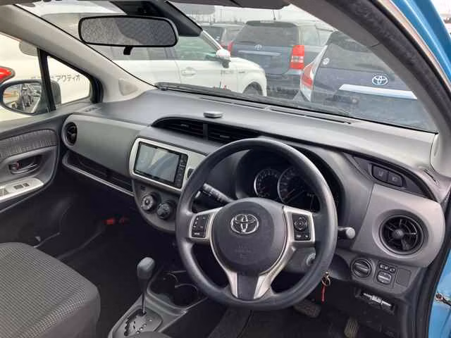 TOYOTA VITZ