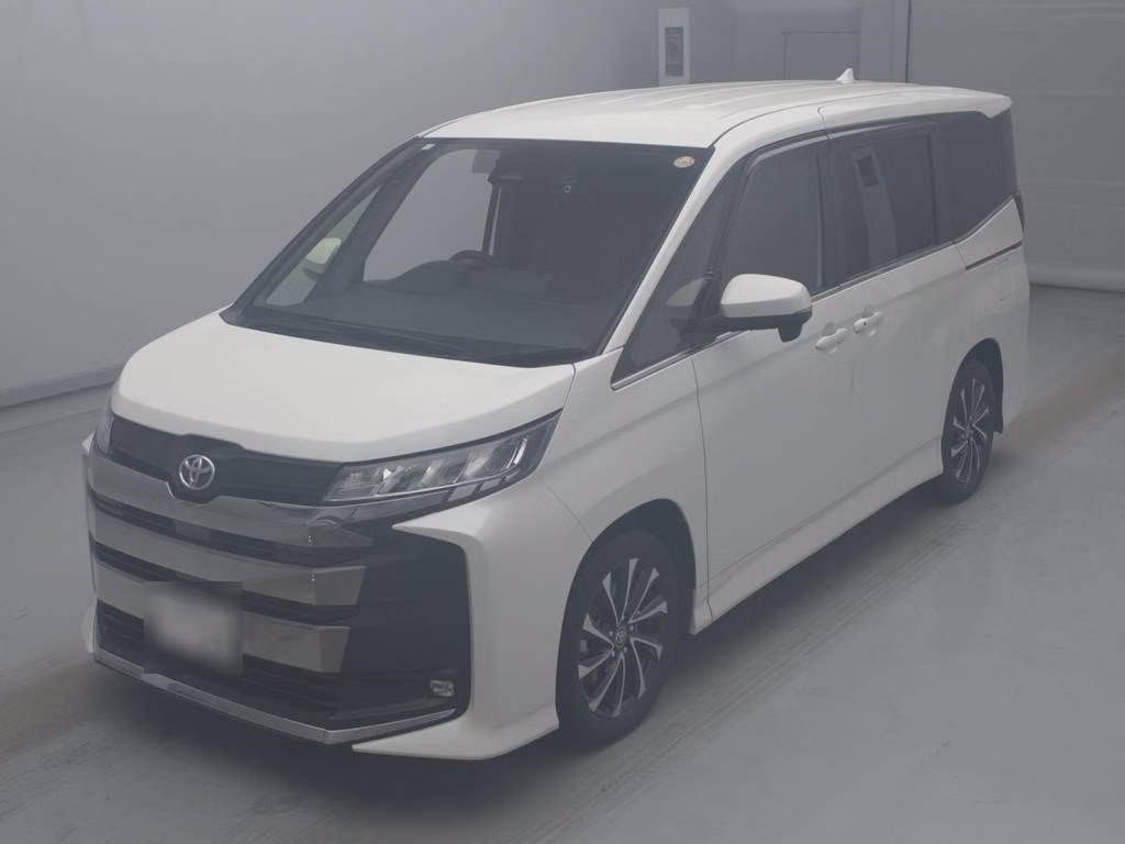 TOYOTA NOAH