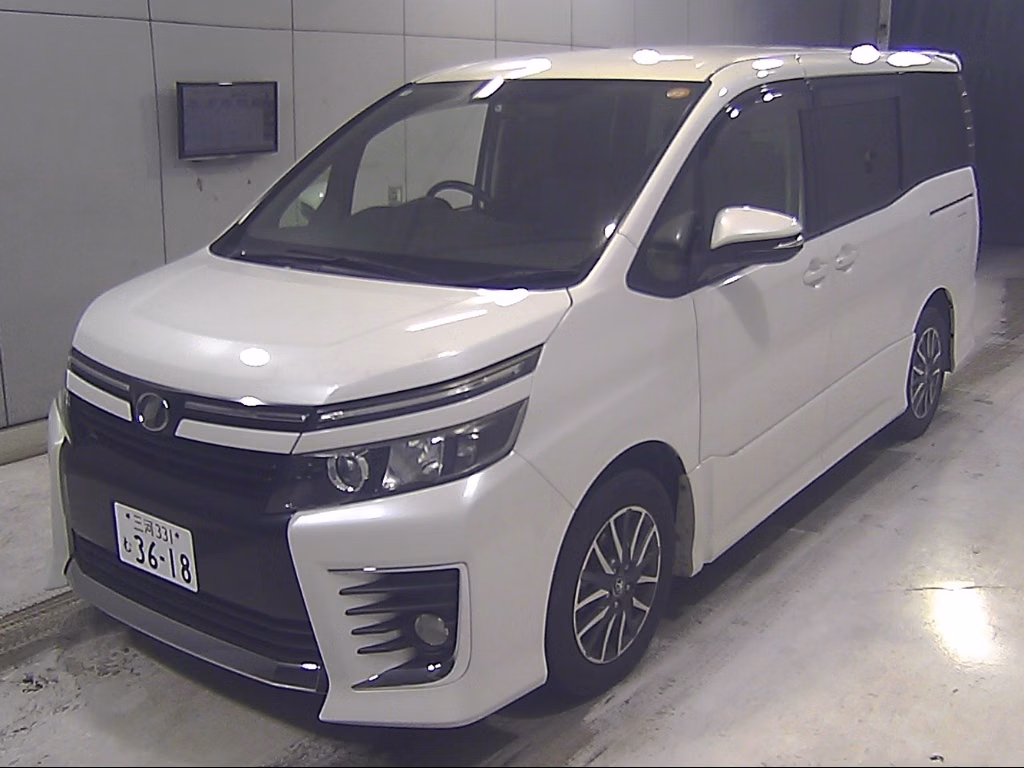 TOYOTA VOXY
