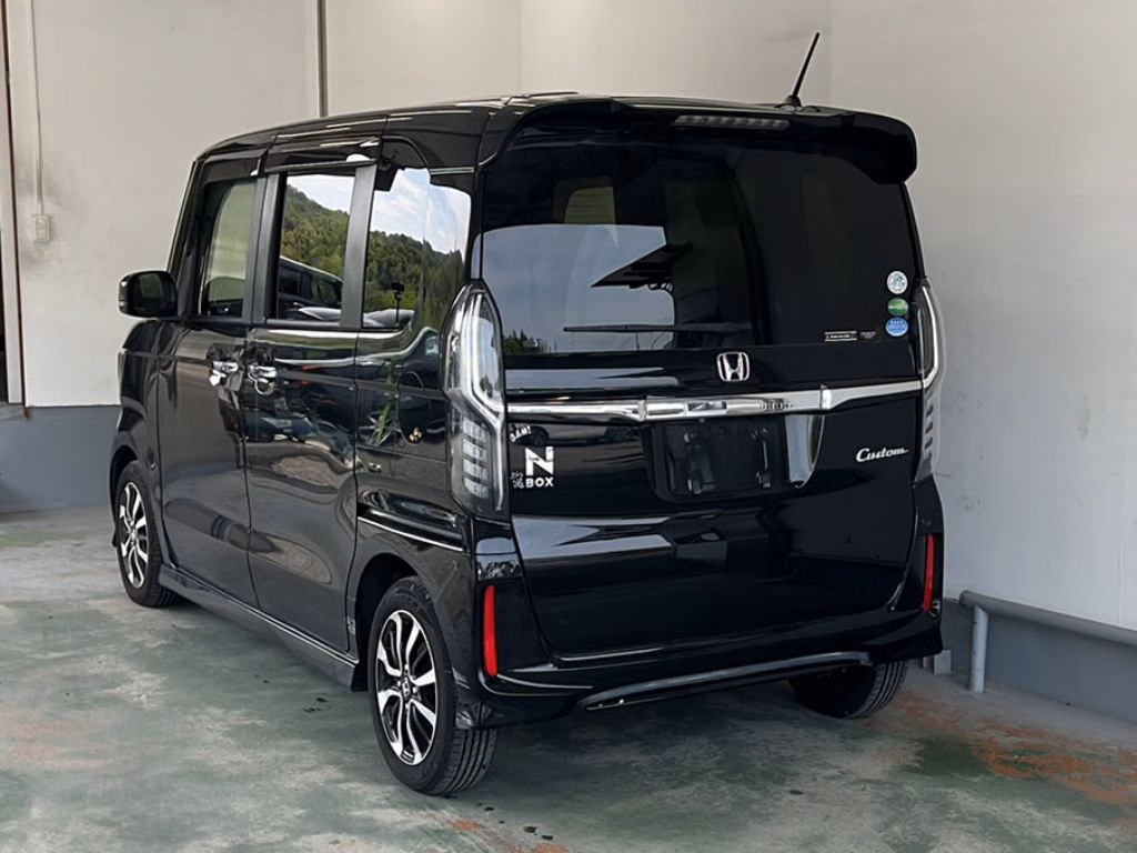 HONDA N-BOX
