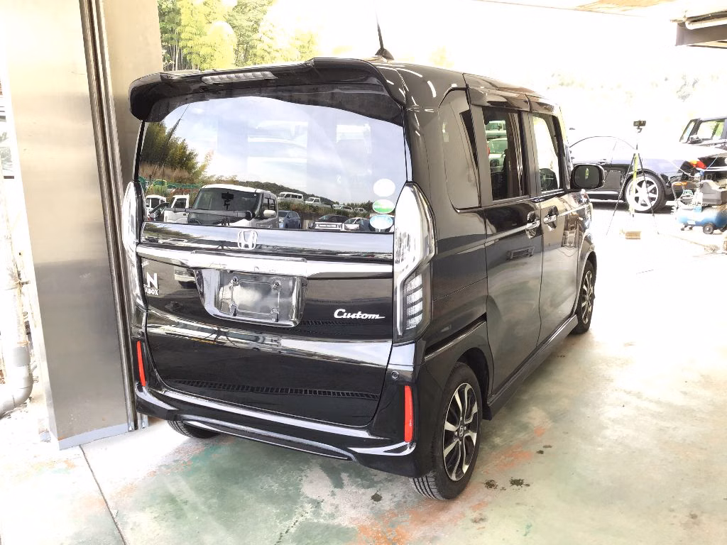 HONDA N-BOX