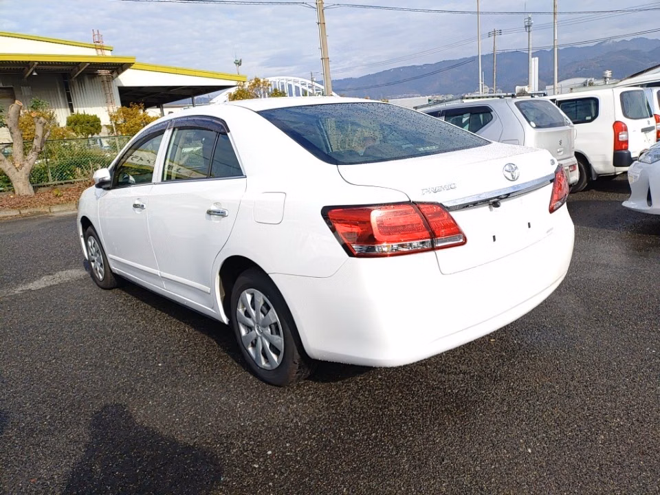 TOYOTA PREMIO
