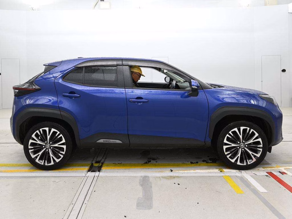 TOYOTA YARIS CROSS