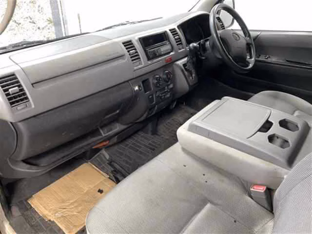 TOYOTA REGIUS ACE