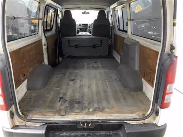 TOYOTA REGIUS ACE