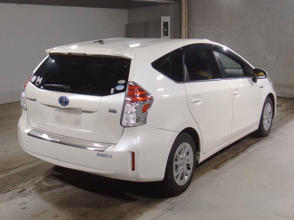 TOYOTA PRIUS ALPHA