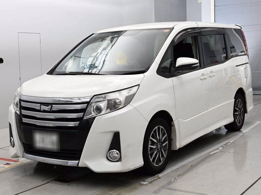 TOYOTA NOAH