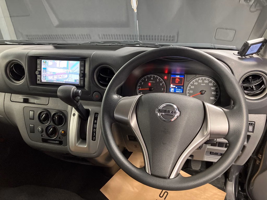 NISSAN NV350 CARAVAN