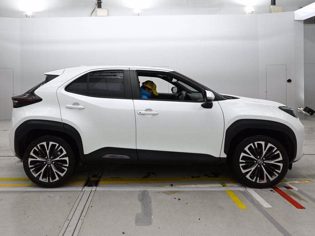 TOYOTA YARIS CROSS