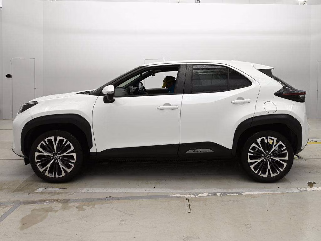 TOYOTA YARIS CROSS