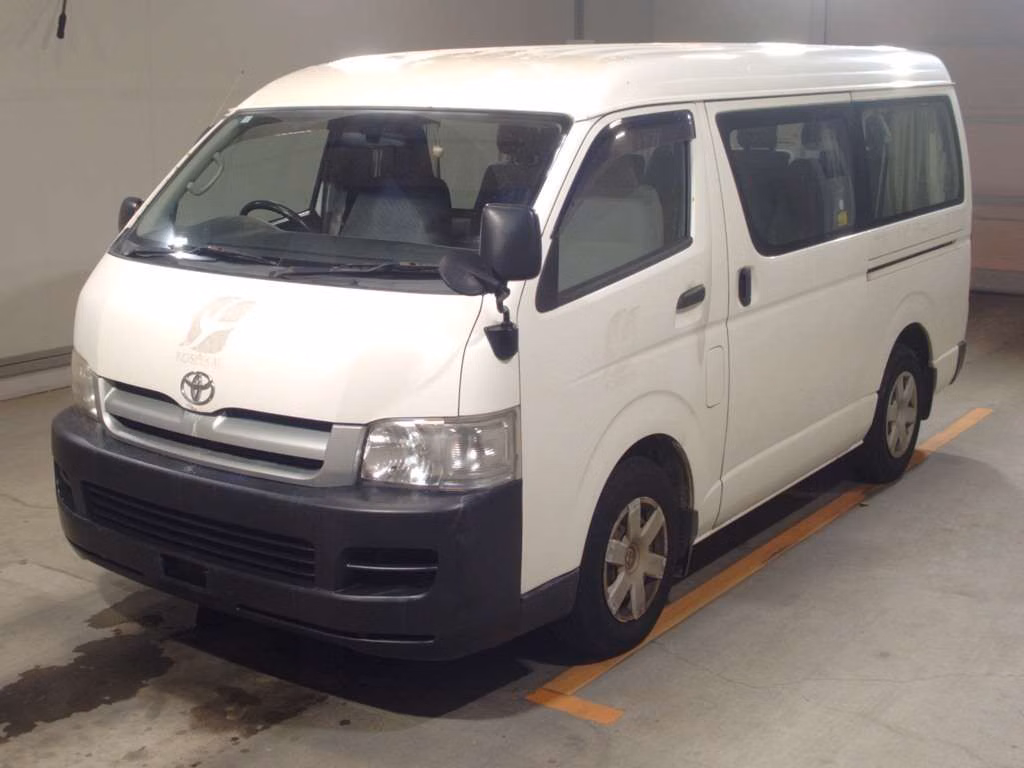 TOYOTA HIACE
