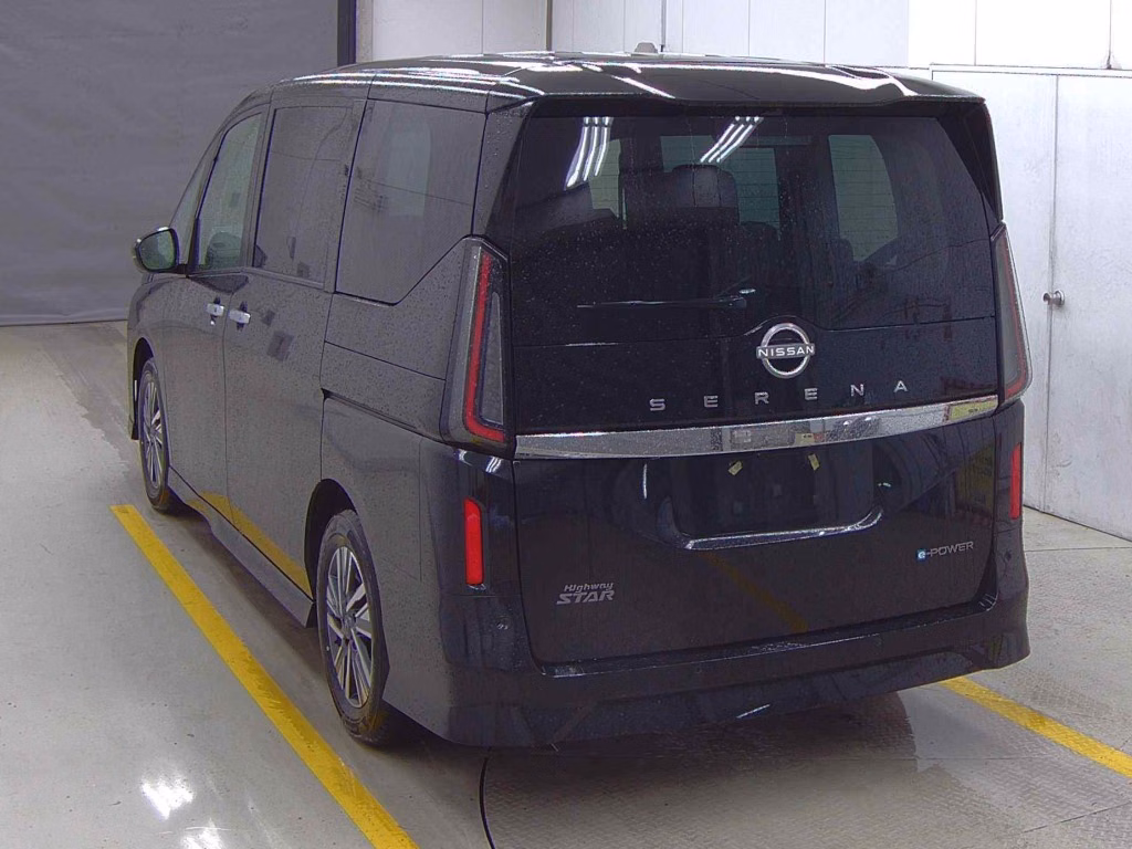 NISSAN SERENA