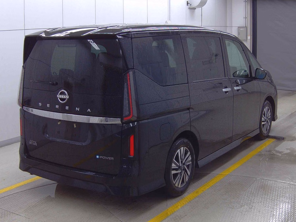 NISSAN SERENA