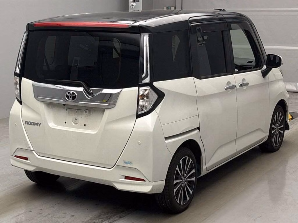 TOYOTA ROOMY