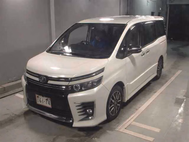 TOYOTA VOXY