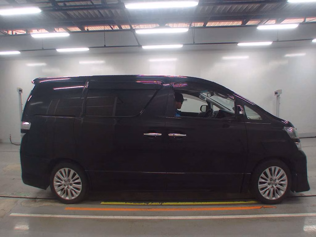 TOYOTA VELLFIRE