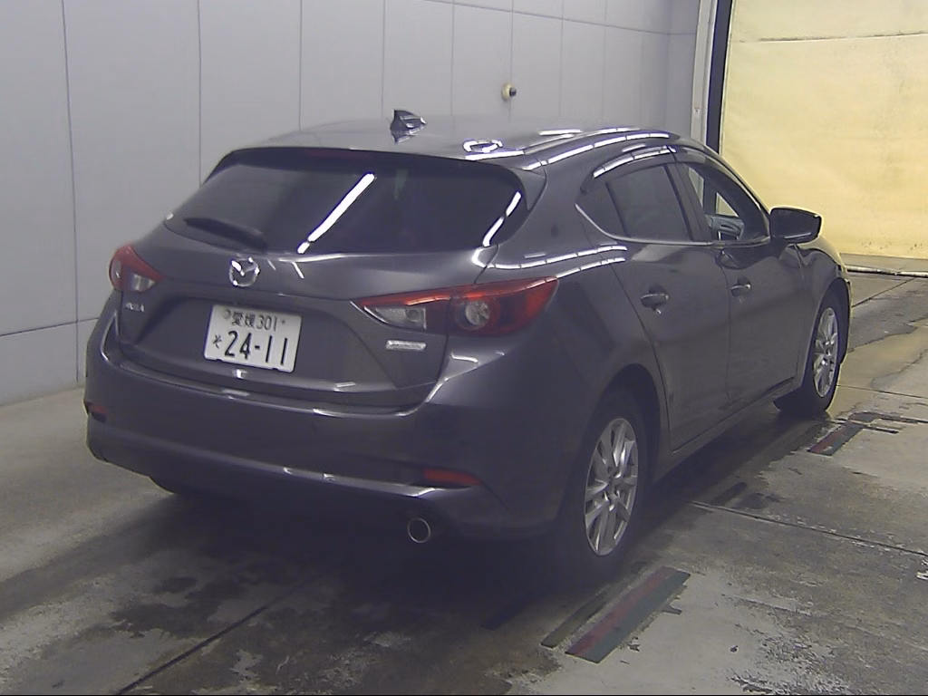 MAZDA AXELA