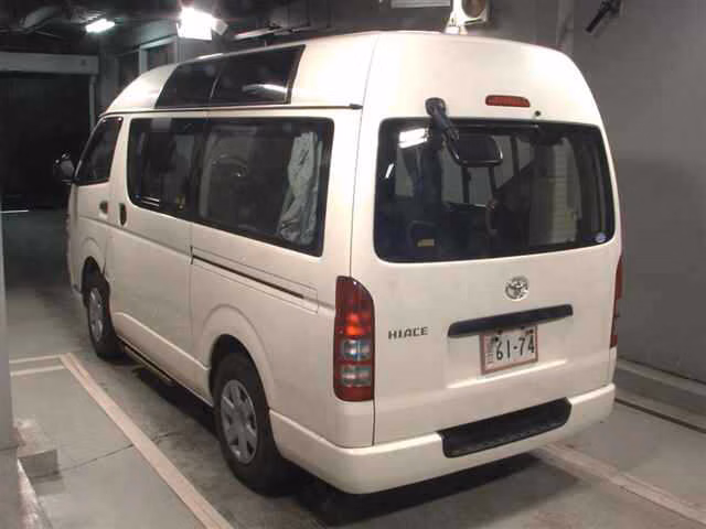 TOYOTA REGIUS ACE