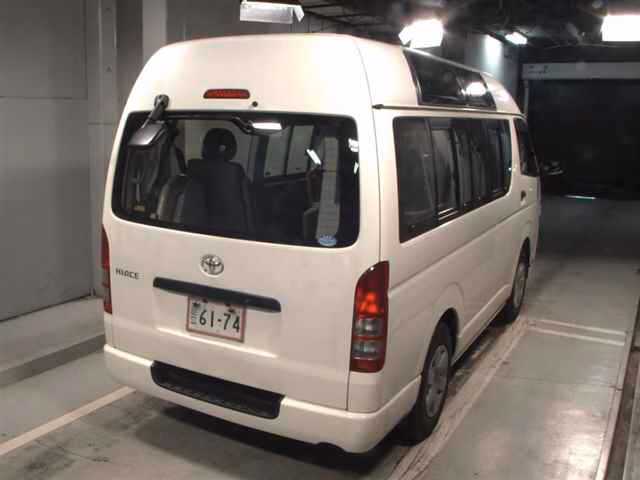 TOYOTA REGIUS ACE