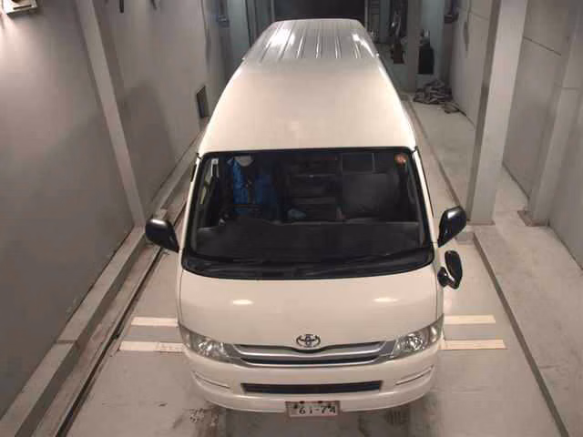 TOYOTA REGIUS ACE