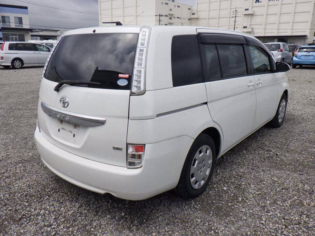 TOYOTA ISIS
