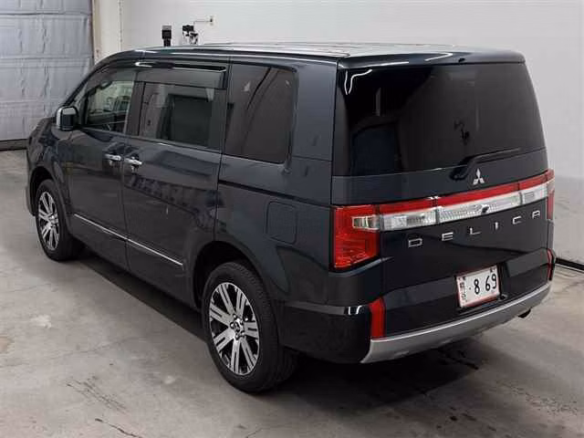 MITSUBISHI DELICA D:5