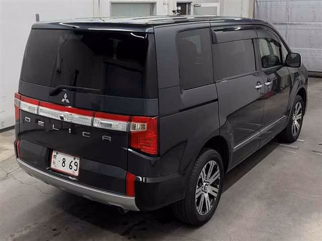 MITSUBISHI DELICA D:5
