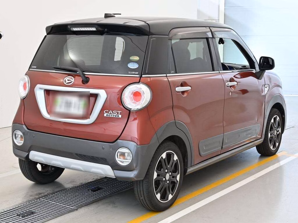 DAIHATSU CAST