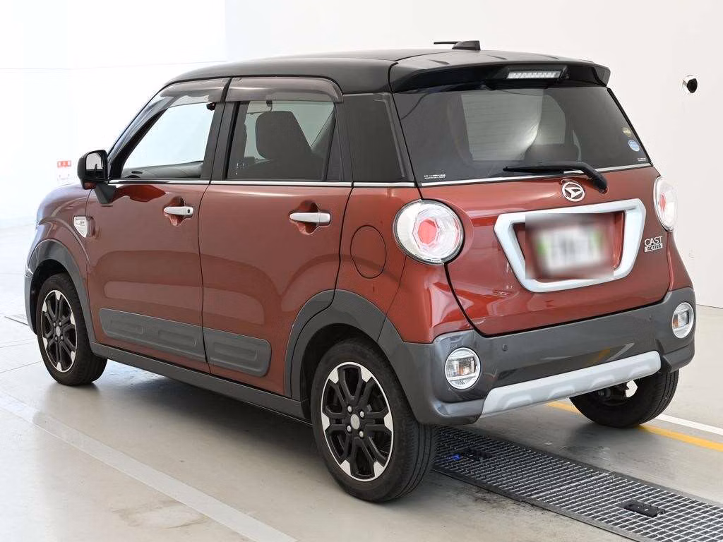 DAIHATSU CAST