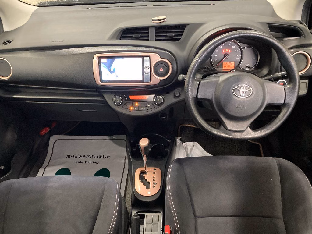 TOYOTA VITZ