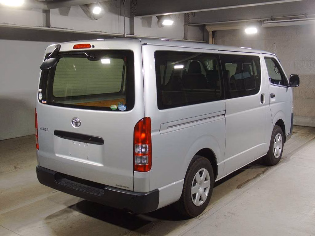 TOYOTA REGIUS ACE