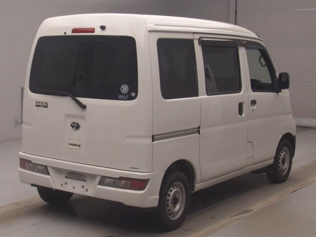 TOYOTA PIXIS VAN