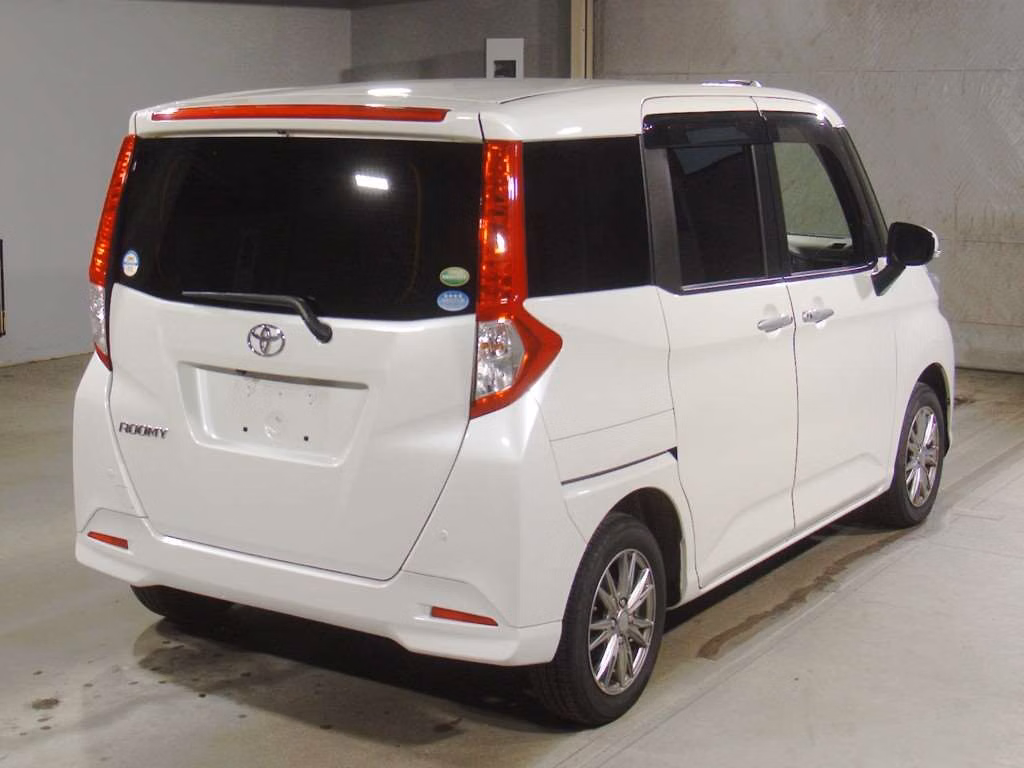 TOYOTA ROOMY