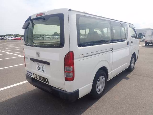 TOYOTA REGIUS ACE
