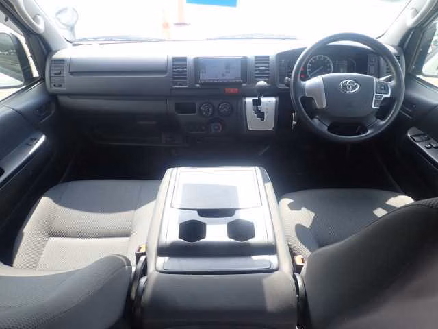 TOYOTA REGIUS ACE