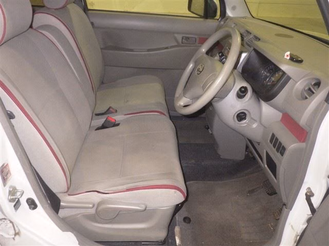 DAIHATSU MOVE CONTE