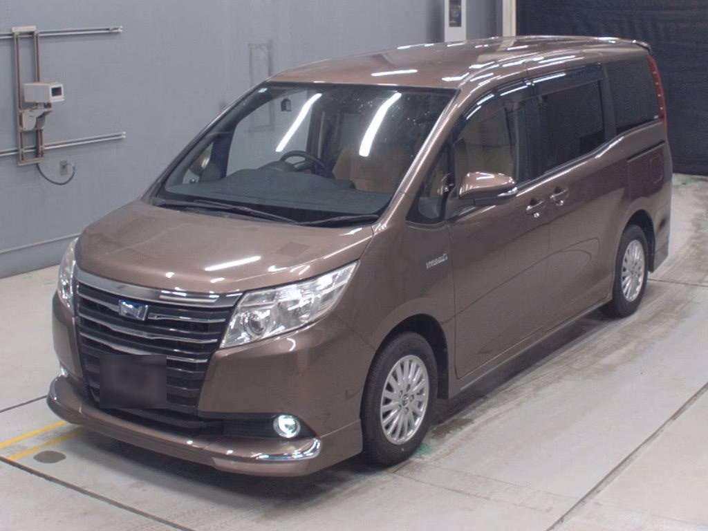 TOYOTA NOAH