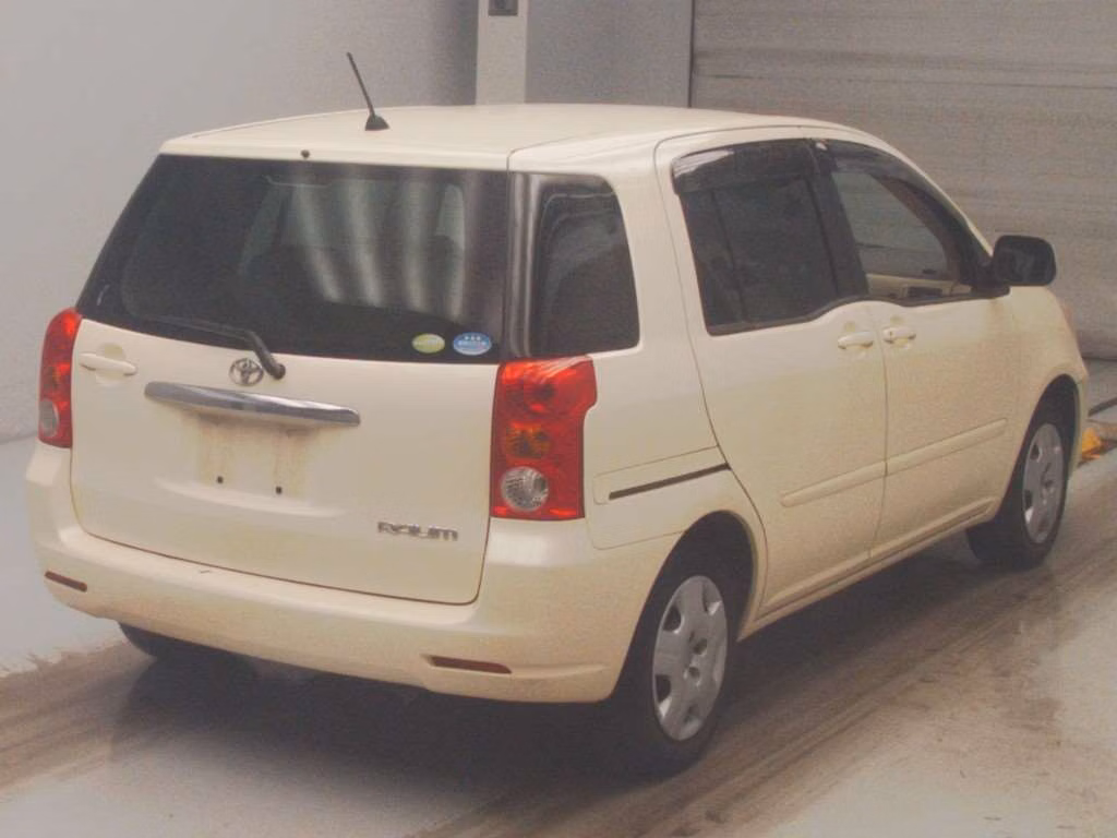 TOYOTA RAUM