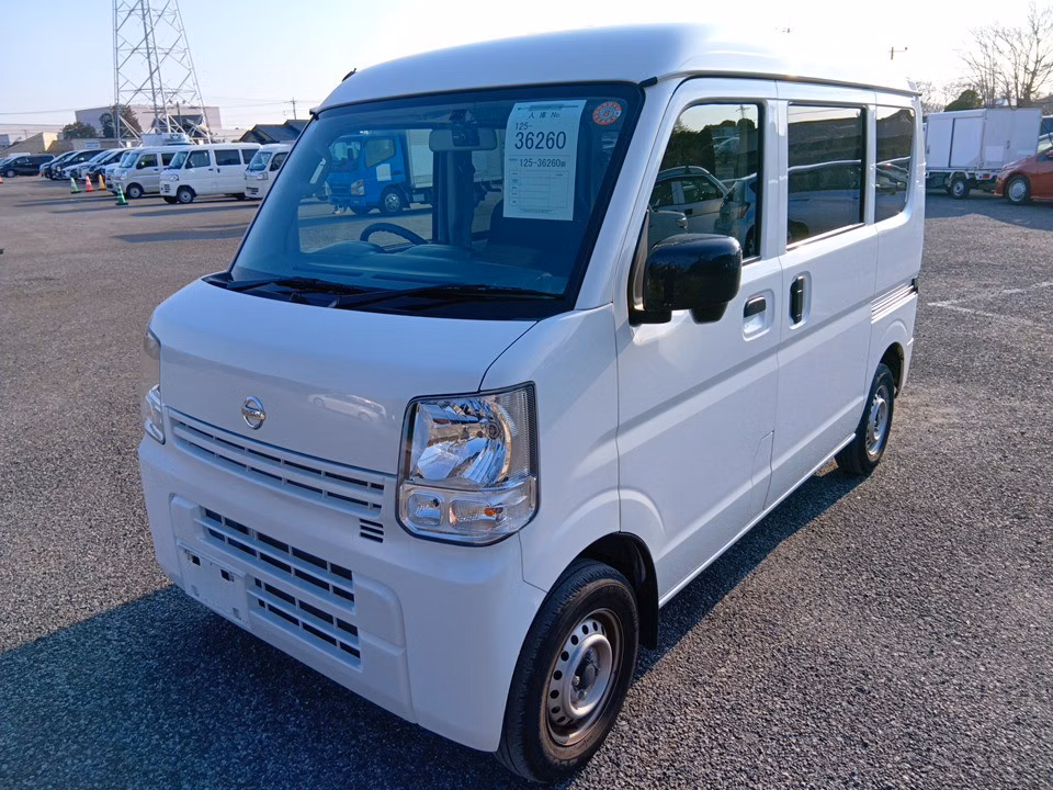 NISSAN NV100 CLIPPER